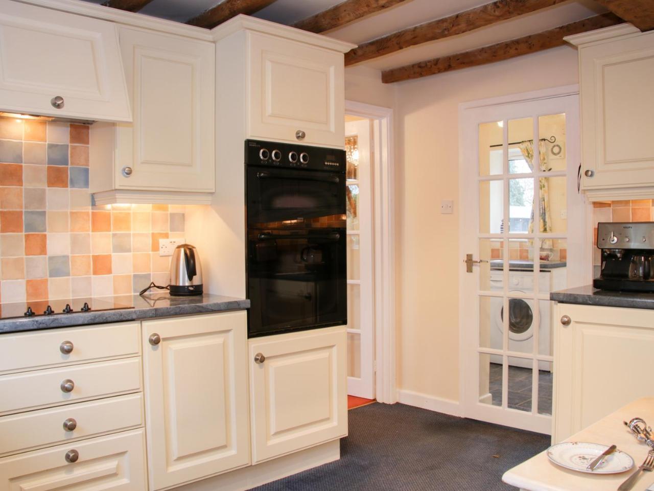 Cream Door Cottage 키더민스터 외부 사진