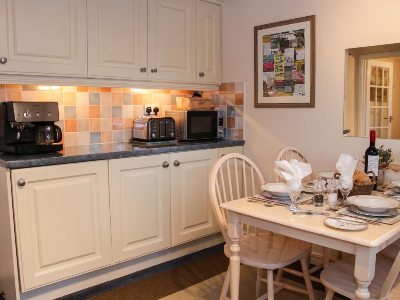Cream Door Cottage 키더민스터 외부 사진